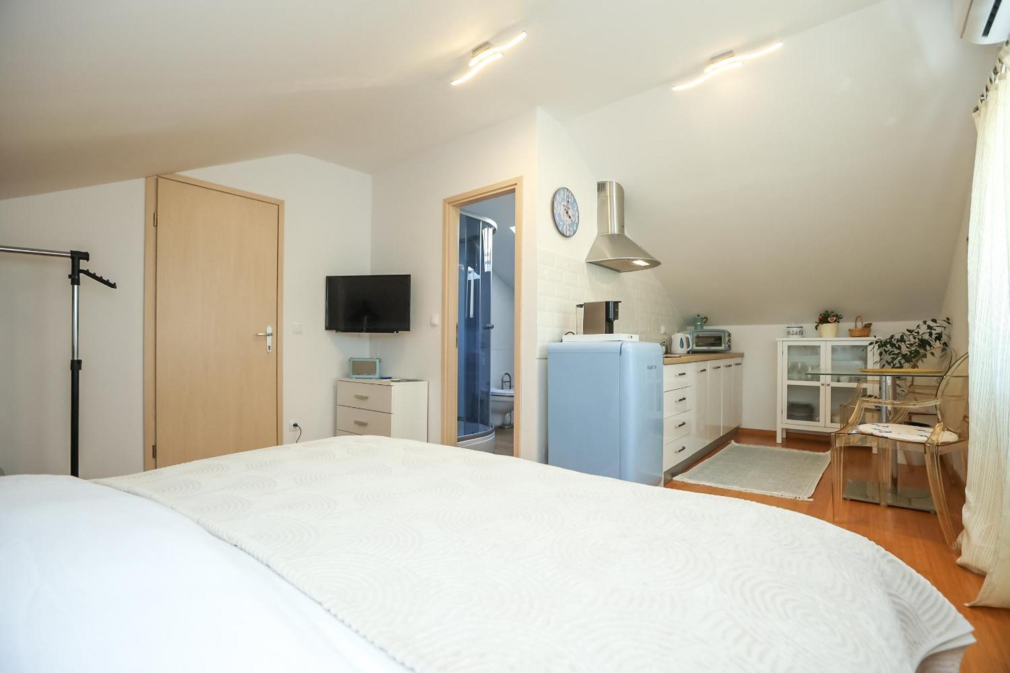 Z&A Studio Apartment With Parking Bozava Exterior photo